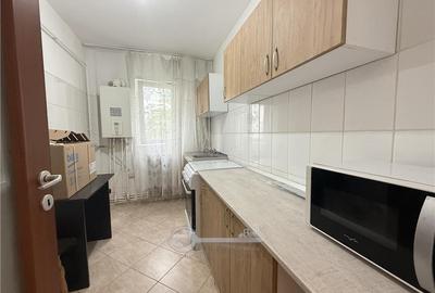 Apartament cu 3 camere decomandat în Galata - 3