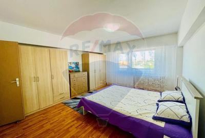 Apartament cu 3 camere decomandat în Turnișor - 2