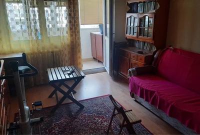 Apartament cu 3 camere decomandat în Drumul Taberei