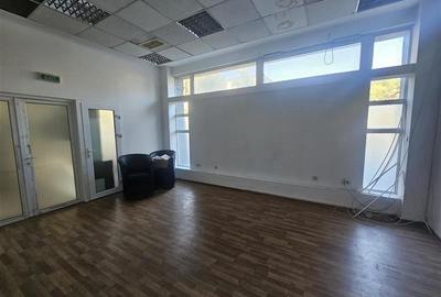 Spațiu industrial, de 350 mp, în Barbu Văcărescu