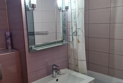 Apartament cu 3 camere decomandat în Micro 4 - 5