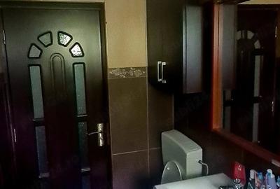 Apartament cu 2 camere nedecomandat în Km 4 - 4