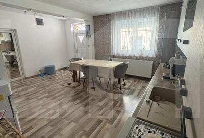 Casă cu 4 camere cu Teren 1420 Mp în Șofronea - 2