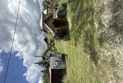 Casă cu 4 camere cu Teren 1500 Mp în Corbi