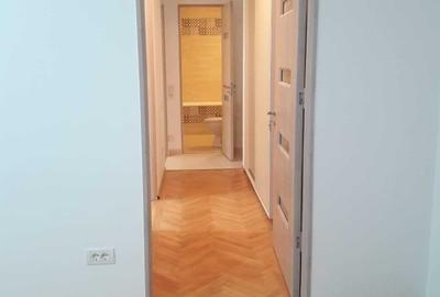 Apartament cu 3 camere semidecomandat în Mihai Bravu