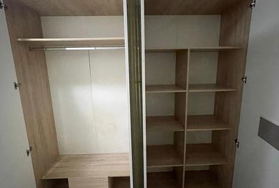 Apartament cu 2 camere decomandat în Craiovița Nouă