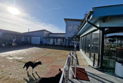 Spațiu industrial, de 800 mp, în Est - 44