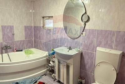 Casă cu 5 camere cu Teren 500 Mp în Central