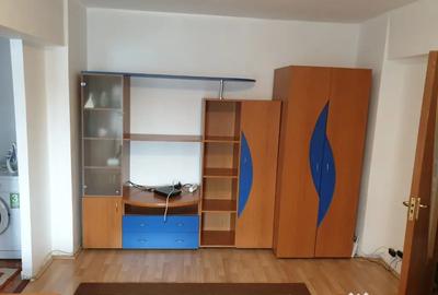 Apartament cu 2 camere semidecomandat în Militari