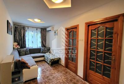 Apartament cu 4 camere decomandat, mobilat în Lipovei