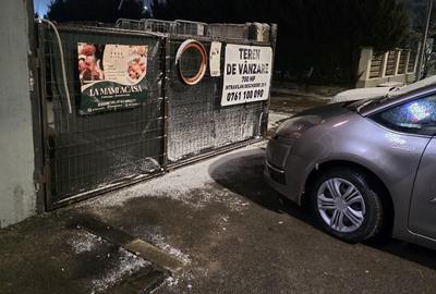 Teren de 700 mp, în Exterior Sud