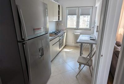 Apartament cu 3 camere, mobilat în Podu Roș
