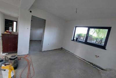 Casă cu 4 camere în Exterior Vest - 3