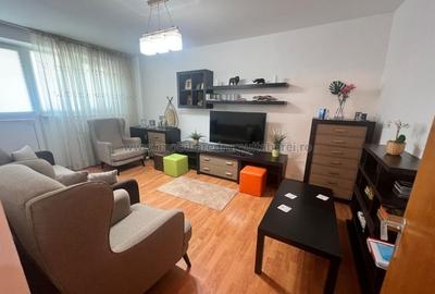 Apartament cu 3 camere decomandat în Drumul Taberei