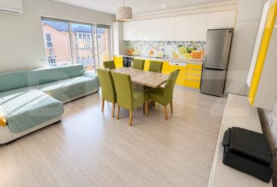 Apartament cu 3 camere semidecomandat, mobilat în Florești