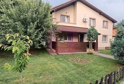 Casă cu Teren 362 Mp în Săbăreni