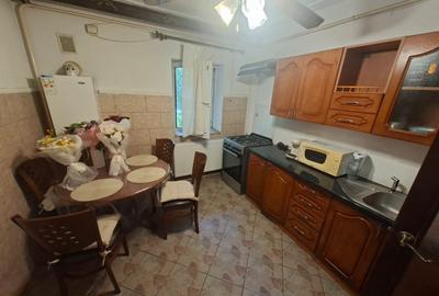 Apartament cu 2 camere decomandat în Târgu Cucu - 7