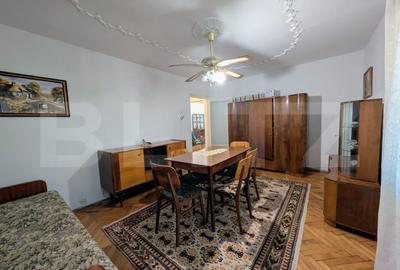 Apartament cu 3 camere decomandat, mobilat în Micro 15