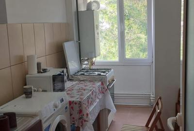 Garsonieră decomandată în