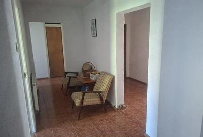 Apartament cu 4 camere decomandat în Balotești