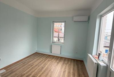 Apartament cu 3 camere decomandat în Eroii Revoluției - 6