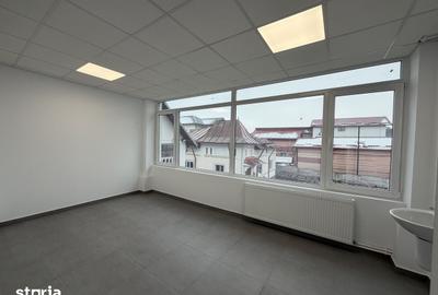 Spațiu comercial, de 95 mp, în Central - 3