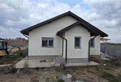 Casă cu 3 camere în Domnești - 2
