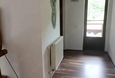 Casă cu 6 camere cu Teren 1056 Mp în Central - 11