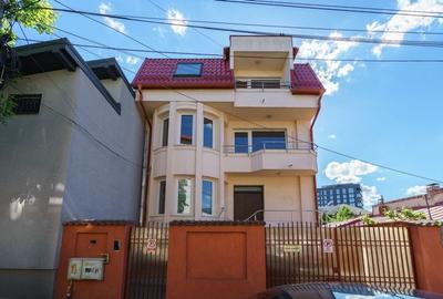 Casă cu 5 camere cu Canalizare în Barbu Văcărescu - 1