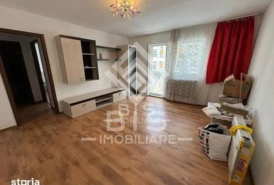 Apartament cu 3 camere semidecomandat în Nord