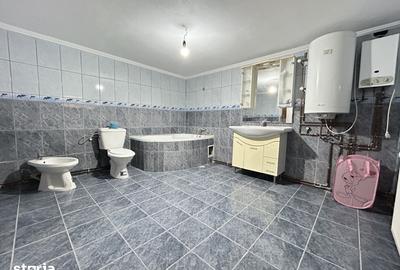 Casă cu 6 camere cu Teren 1150 Mp în Odobești
