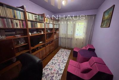 Apartament cu 4 camere decomandat în Central