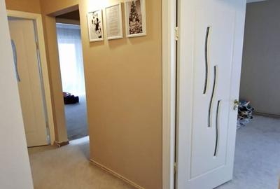 Apartament cu 3 camere decomandat în Traian