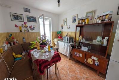 Apartament cu 3 camere decomandat în Cornișa - 1