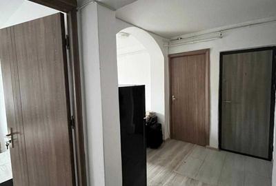 Apartament cu 2 camere decomandat în Rovine - 1
