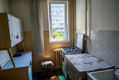 Apartament cu 2 camere semidecomandat în Berceni