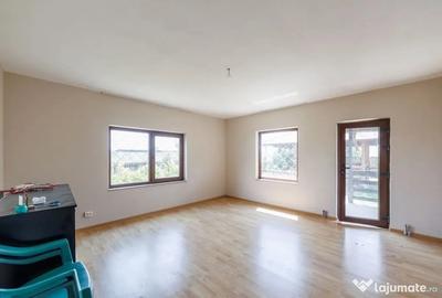 Casă cu 4 camere cu Teren 705 Mp în Central