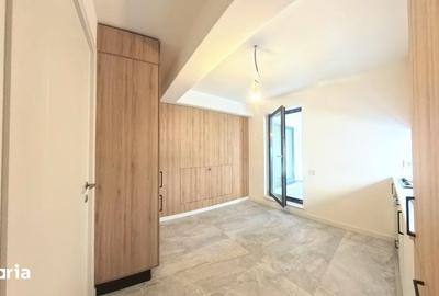 Apartament cu 3 camere decomandat în Străulești
