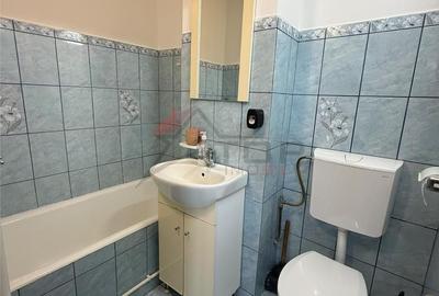 Garsonieră decomandată în Central