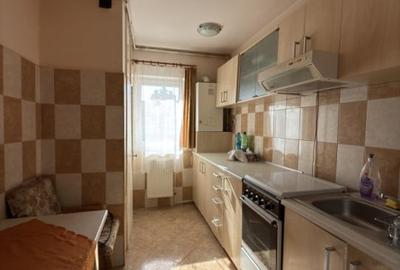 Apartament cu 3 camere decomandat, mobilat în Vasile Aaron - 8