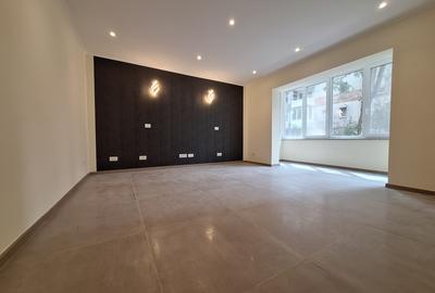 Apartament cu 3 camere decomandat în Complex Studențesc