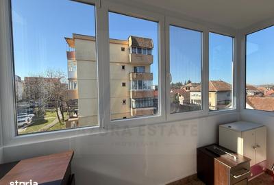 Apartament cu 4 camere decomandat în Valea Aurie