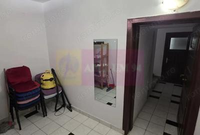 Casă cu 13 camere cu Canalizare în Central - 9