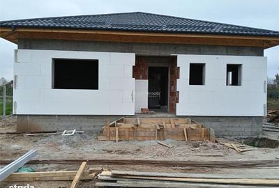 Casă cu 3 camere cu Teren 365 Mp în Mihăilești