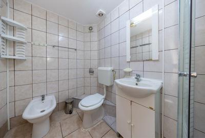 Apartament cu 2 camere nedecomandat în Tractorul - 2