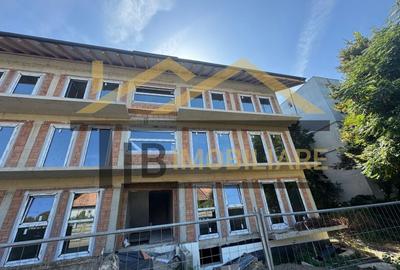 Apartament cu 3 camere semidecomandat în Unirii - 2