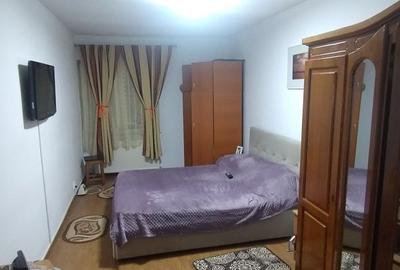 Casă individuală cu 8 camere cu Canalizare în Km 5 - 3