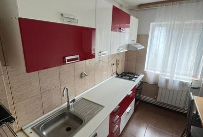 Apartament cu 3 camere semidecomandat, mobilat în Dacia - 1