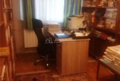 Apartament cu 4 camere decomandat în Bordei - 3