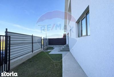 Casă cu 3 camere cu Teren 254 Mp în Valu lui Traian - 2